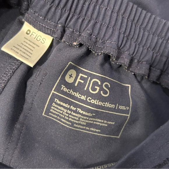FIGS Yola Skinny Scrub Pants - Picture 6 of 9